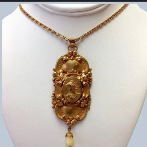 Art Nouveau Style Gold‎ Pendant with dangling Pearl